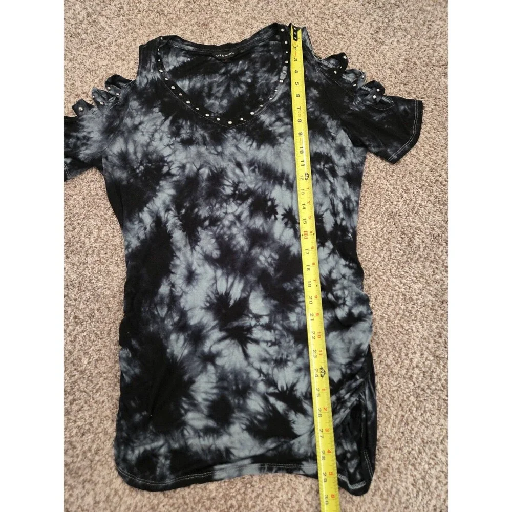 ROCK & REPUBLIC Studded Cold Shoulder Women's Black Tie Dye Top size Medium - Picture 7 of 7